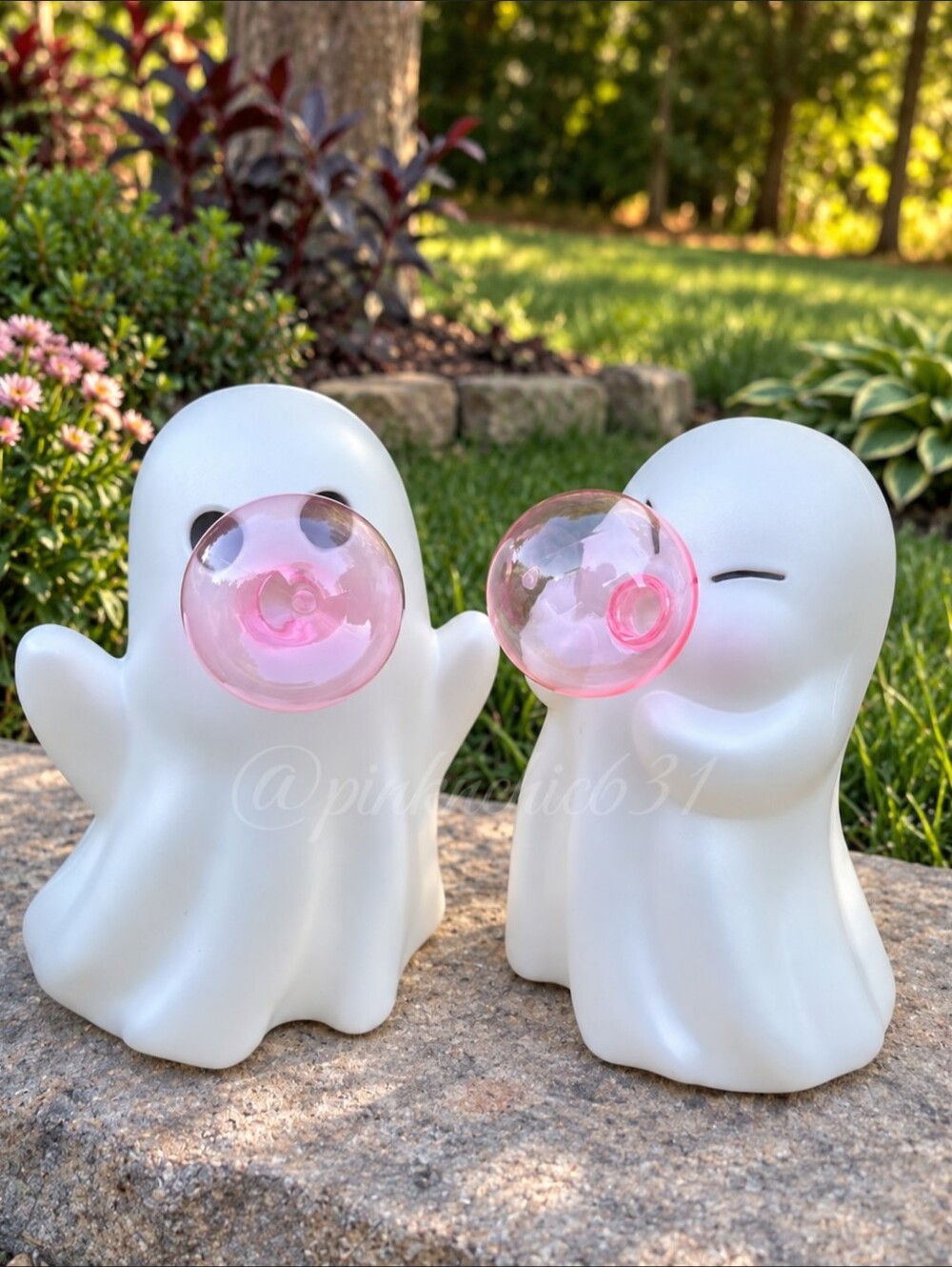 Viral White Ghost Blowing Pink Bubble Gum Blow Molds